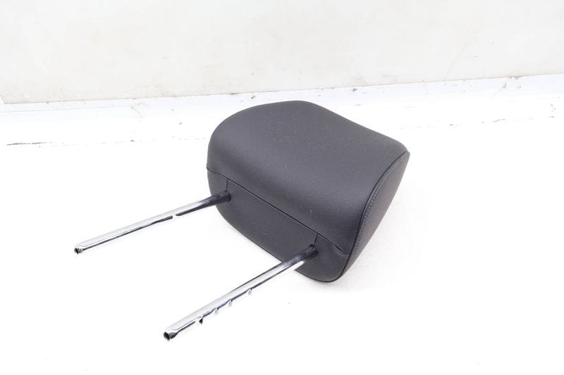 Headrest / Head Rest 561881901M — Used (SKU 658858)