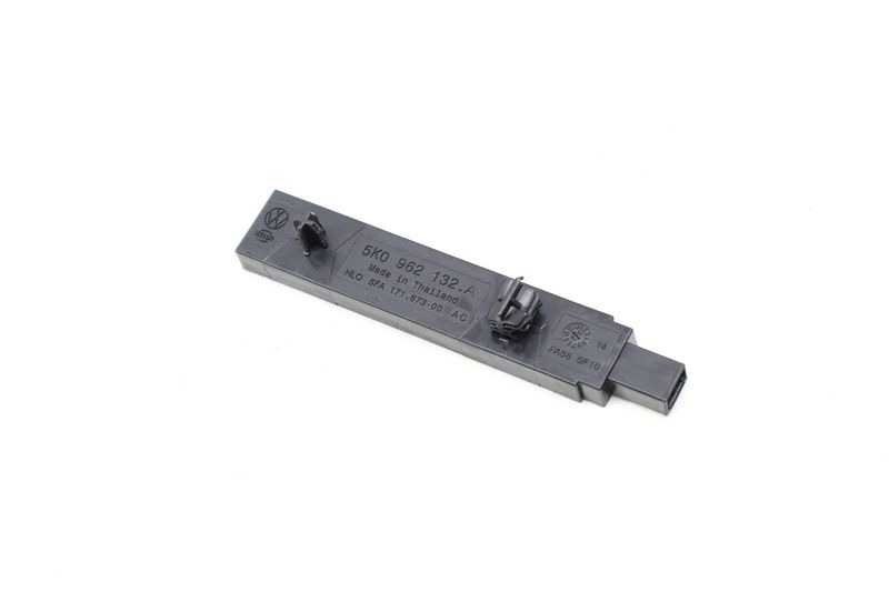 Kessy / Keyless Entry Antenna 5K0962132A — Used (SKU 654811)