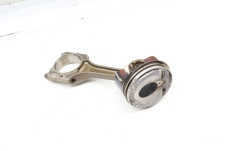 Piston / Connecting Rod 06L107065AN — Used (SKU 659124)