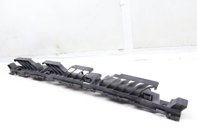 Center Bumper Mount / Bracket 561807863B — Used (SKU 655111)