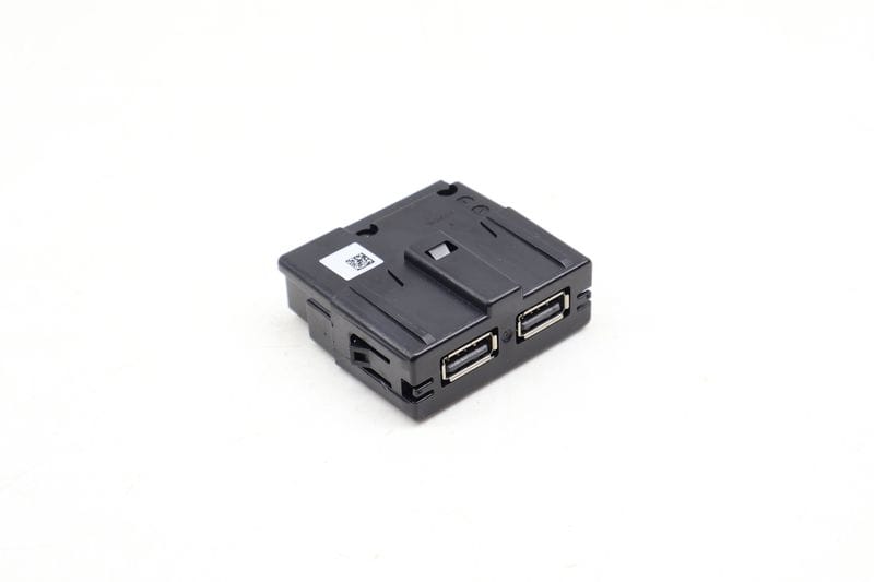 Center Console Dual USB Port / Module 5Q0035726L — Used (SKU 654807)