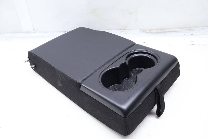 Center Seat Armrest / Cup Holder 561885875AK — Used (SKU 655018)