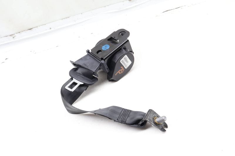 Seat Belt Retractor 561857805 — Used (SKU 658869)