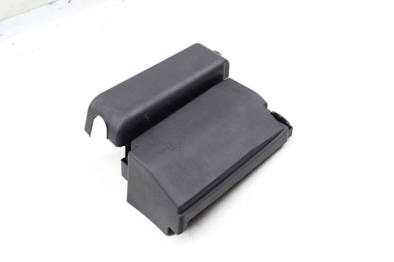 Relay / Fuse Box Cover 5C0937132C — Used (SKU 659108)