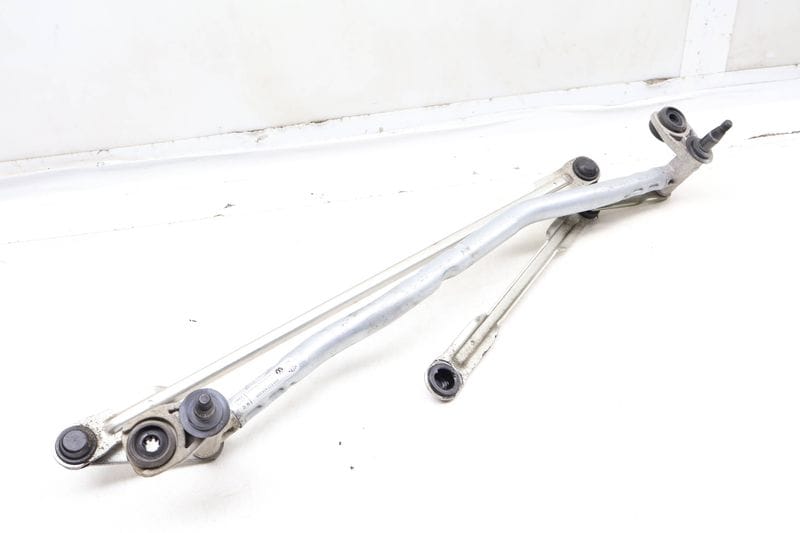 Windshield Wiper Transmission / Bracket 561955023F — Used (SKU 659120)