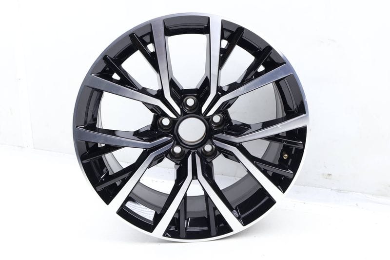 17" Inch Alloy Rim / Wheel 5NN601025AG — Used (SKU 650141)