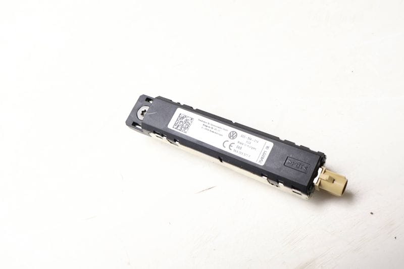 Upper Antenna Booster 5NA035577F — Used (SKU 649930)