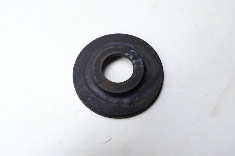 Upper Coil Spring Rubber Mount 5QN512149 — Used (SKU 650064)