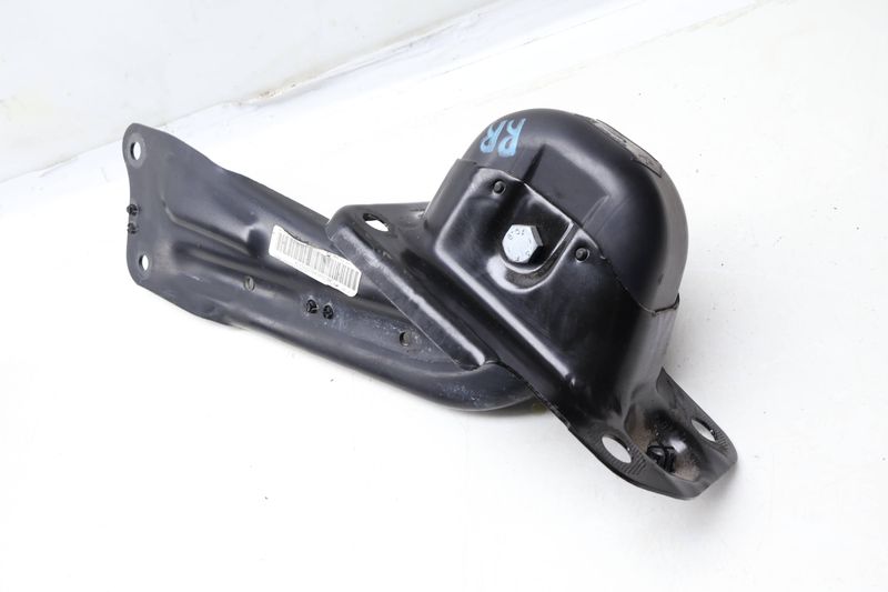 Lower Control / Trailing Arm 5QF505226C — Used (SKU 650062)