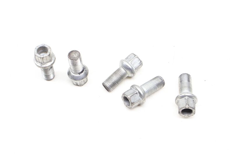 Wheel Bolt / Lug Nut Set (5) WHT001812 — Used (SKU 650092)