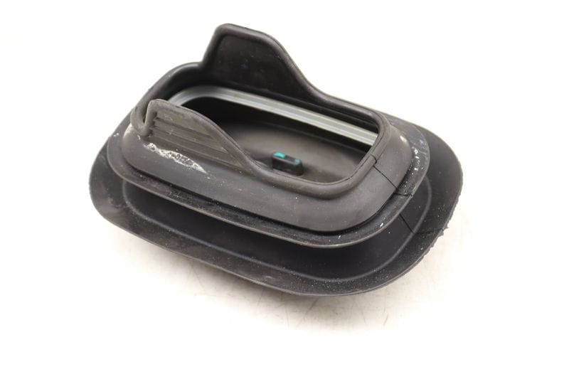 AC Evaporator Housing Sealing Cap / Cover 4M0820751 — Used (SKU 536045)