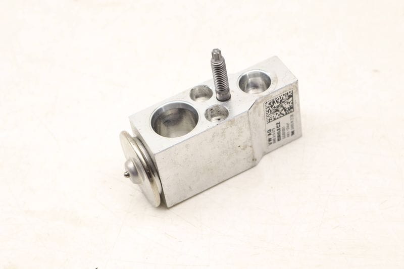 AC Expansion Valve 8W0816679 — Used (SKU 535710)