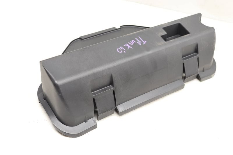 Anit-Theft Trunk Lid Cover 8W5827569 — Used (SKU 535601)