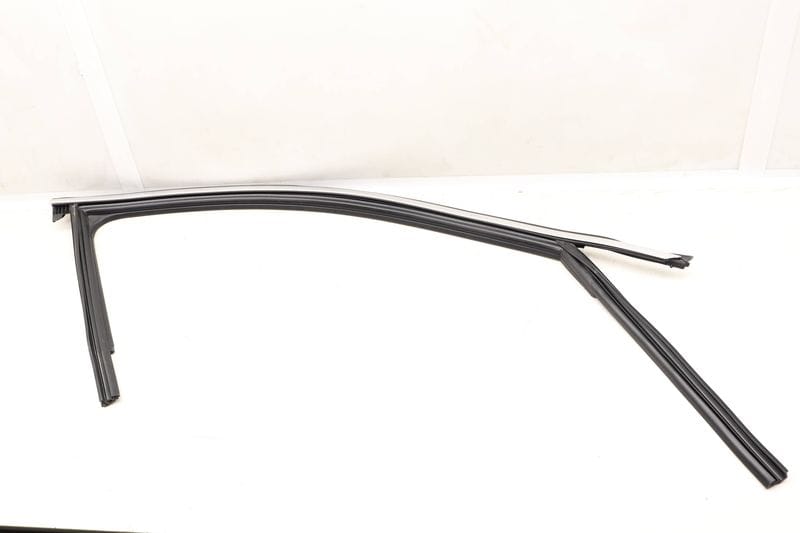 Door Window Glass Channel / Seal 8W0837432D — Used (SKU 535770)