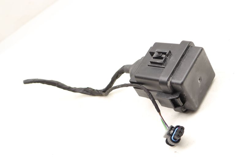Fuse Box / Relay Housing 8W0937124A — Used (SKU 536088)