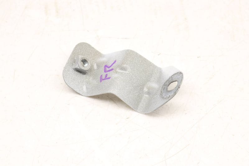 Fender Mount / Bracket 8W0821471 — Used (SKU 535604)