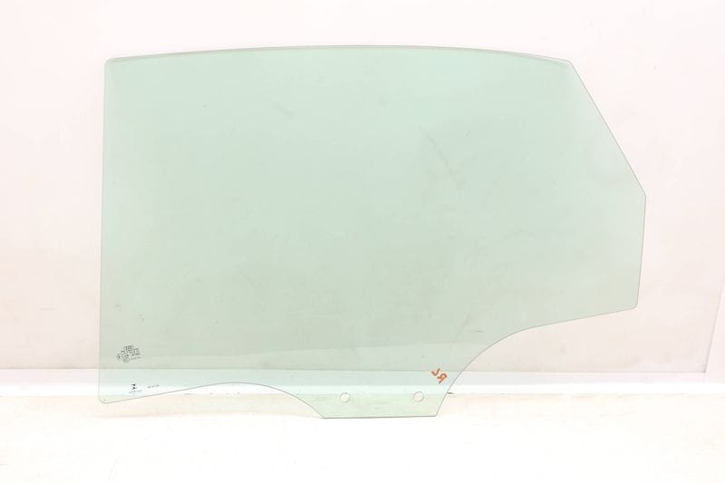 Door Window Glass 8W5845205 — Used (SKU 535389)