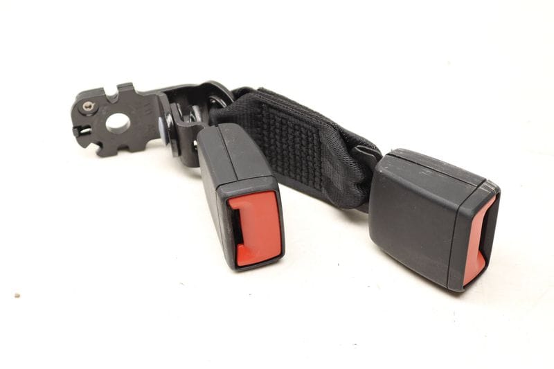 Seat Belt Buckle / Receiver (DOUBLE) 8W0857739C — Used (SKU 535449)