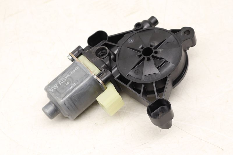 Window Lifter Motor 8W0959811 — Used (SKU 535647)