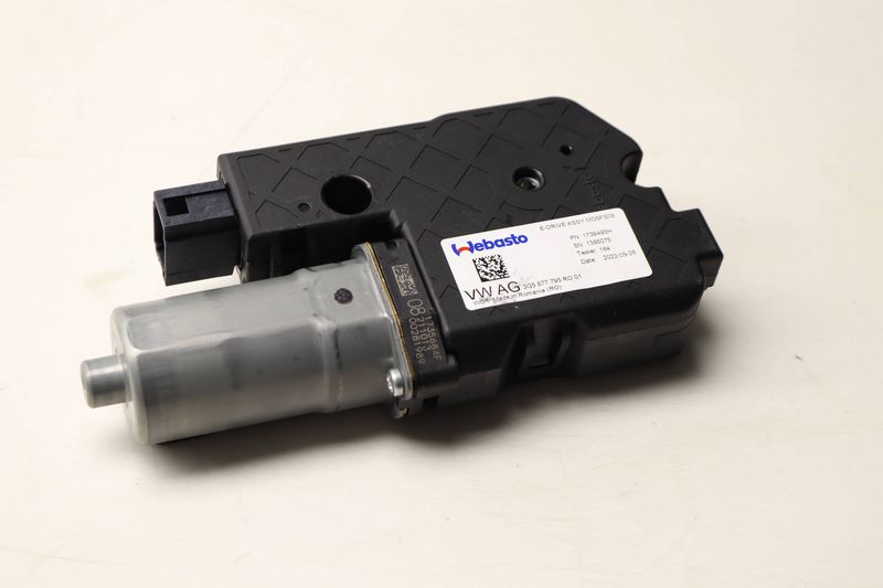 Sunroof / Sun Roof Motor 3G5877795 — Used (SKU 484520)