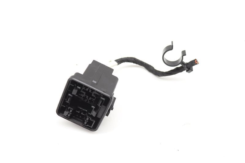 Fuse Box / Relay Housing 8W0937124A — Used (SKU 575959)