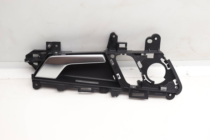 Interior Door Handle / Release 80A839020 — Used (SKU 575395)