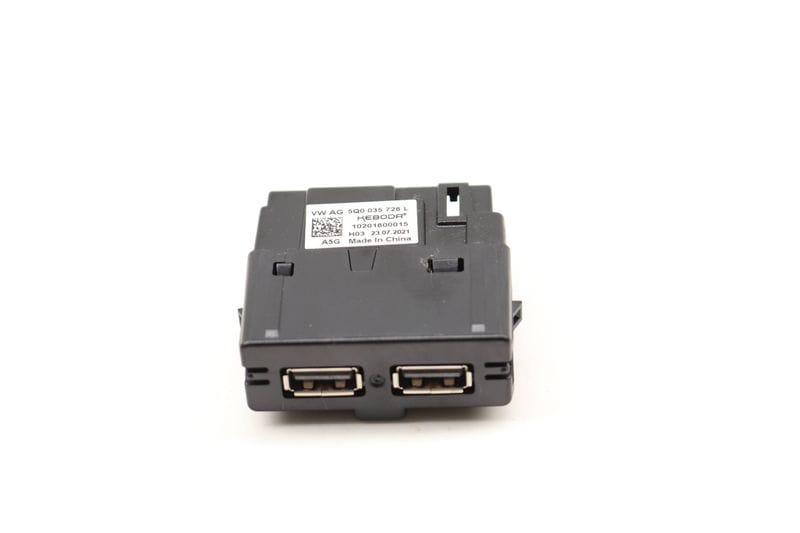Center Console Dual USB Port / Module 5Q0035726L — Used (SKU 606285)