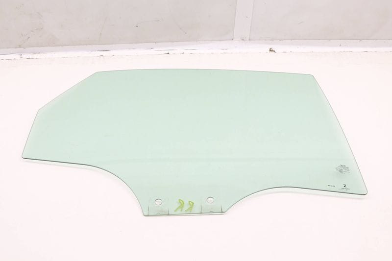 Door Window Glass 8W5845206 — Used (SKU 606105)