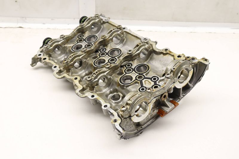 Engine Valve / Cylinder Head Cover 06M103470H — Used (SKU 606477)