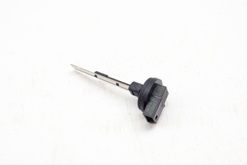 Cabin Air Temperature / Temp Sensor 2218300872 — Used (SKU 696383)