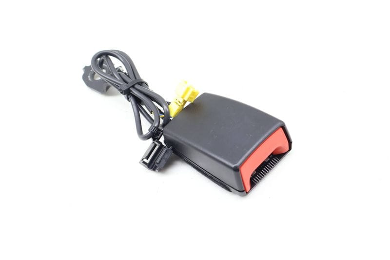 Seat Belt Buckle / Receiver 2058600169 — Used (SKU 696606)