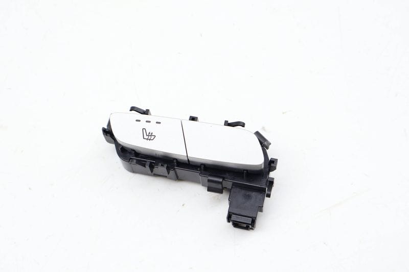 Seat Heater / Heated Switch 2059052818 — Used (SKU 696471)