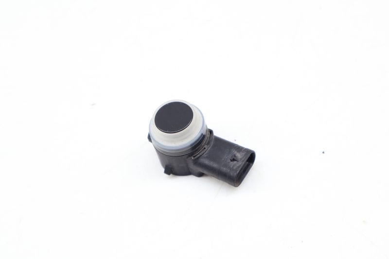 Bumper Park Assist / Parking Aid Sensor 0009055504 — Used (SKU 696557)