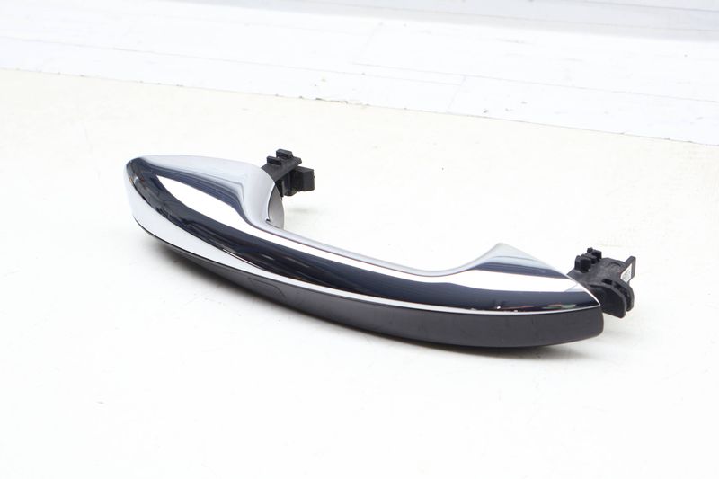 Exterior Door Handle 0997602001 — Used (SKU 696545)