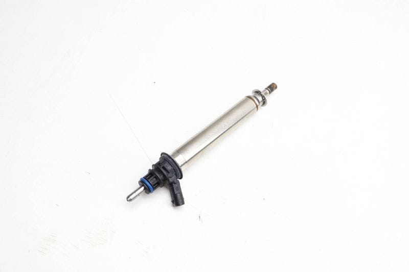 Fuel Injector 2560705600 — Used (SKU 696410)