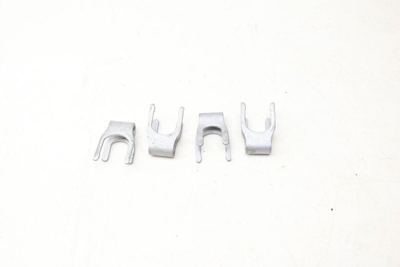 Fuel Injector Clip Set (8) 1770720000 — Used (SKU 696450)