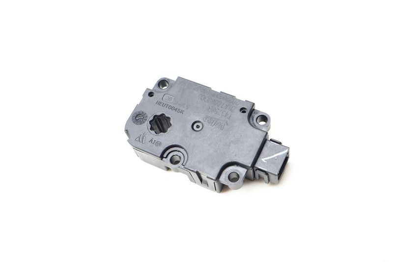 HVAC Flap / Servo Air Motor / Actuator 0999067402 — Used (SKU 696388)