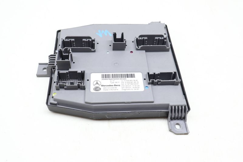 Keyless Entry / Start Authorization Module (SAM) 2059007845 — Used (SKU 696350)