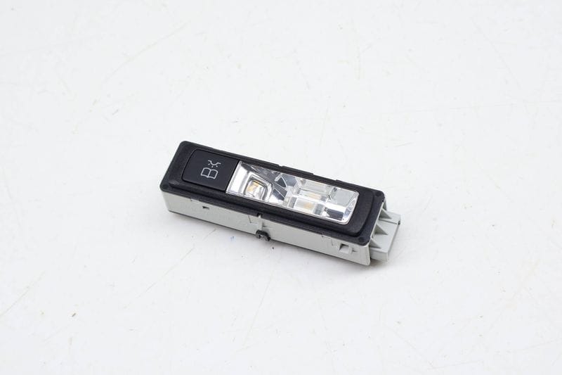 Dome Reading Light 0009068905 — Used (SKU 696517)
