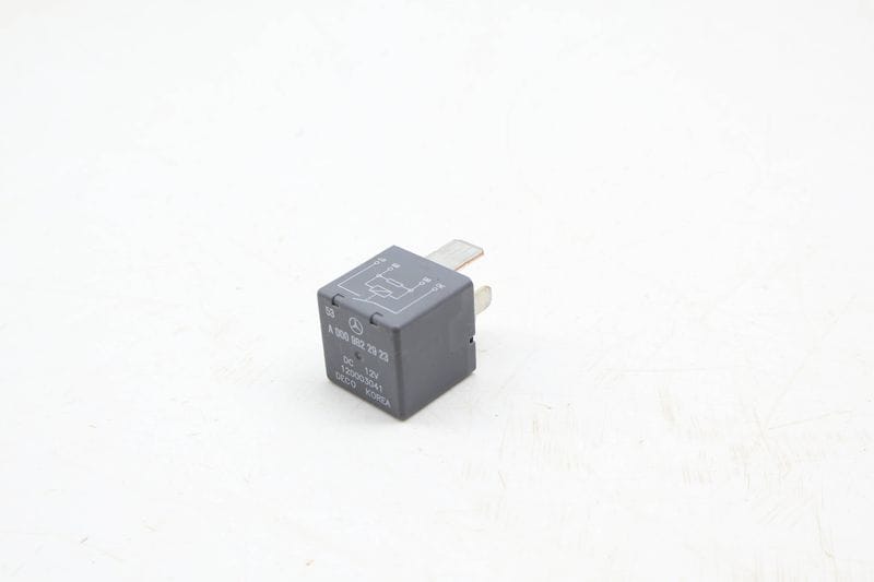 Relay 0009822923 — Used (SKU 696380)