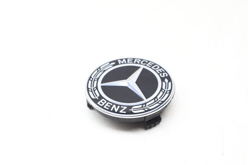 Wheel Center Cap 2224002100 — Used (SKU 696539)