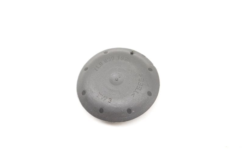 Underbody Plug / Cap 7L0899187 — Used (SKU 513766)