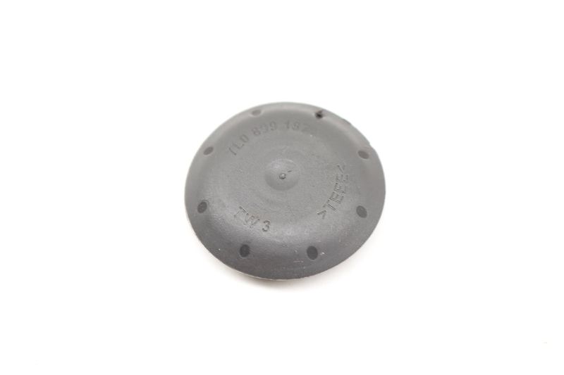 Underbody Plug / Cap 7L0899187 — Used (SKU 513767)