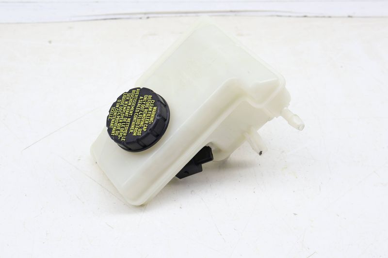 Brake Fluid Reservoir / Tank 5Q1611301G — Used (SKU 679525)
