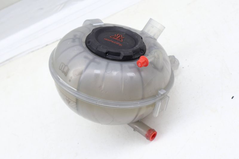 Coolant Reservoir / Tank / Bottle 5QM121407E — Used (SKU 679527)