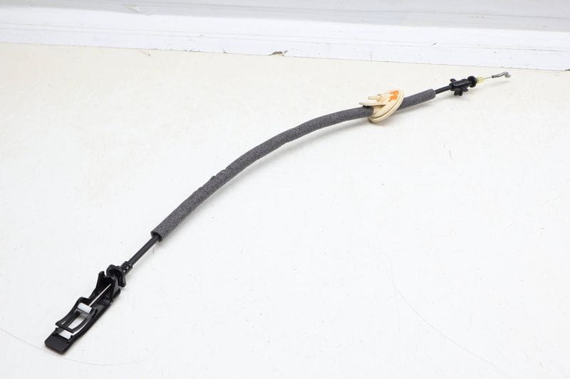 Interior Door Handle Release / Bowden Cable 17A837085 — Used (SKU 679212)