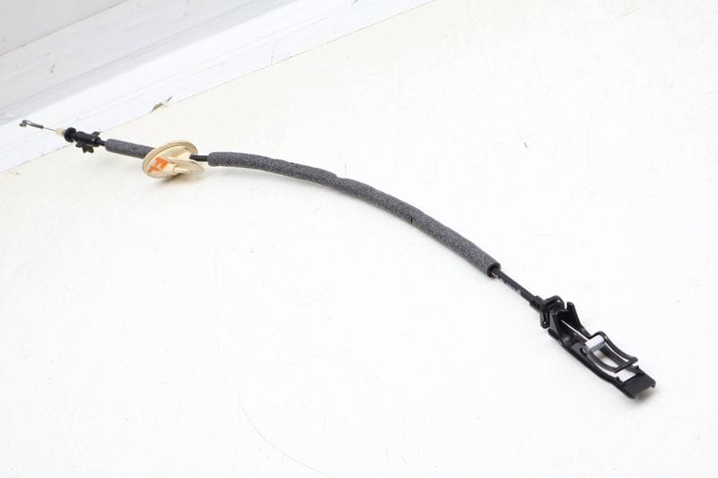 Interior Door Handle Release / Bowden Cable 17A837085 — Used (SKU 679213)