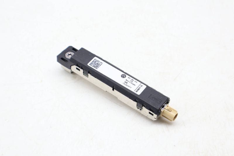 Upper Antenna Booster (FM) 17A035577F — Used (SKU 679321)