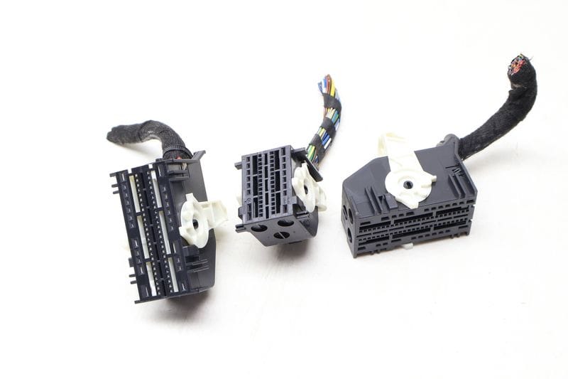 Onboard Supply Control Module Wiring Connector / Pigtail — Used (SKU 679362)