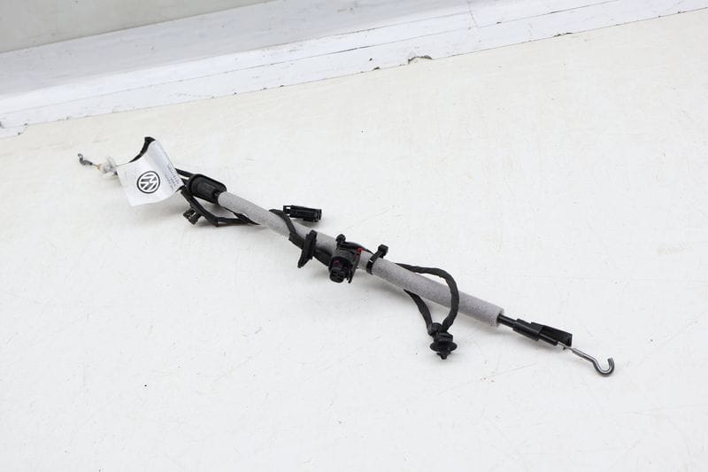 Interior Door Handle Release / Bowden Cable 561837085L — Used (SKU 669509)